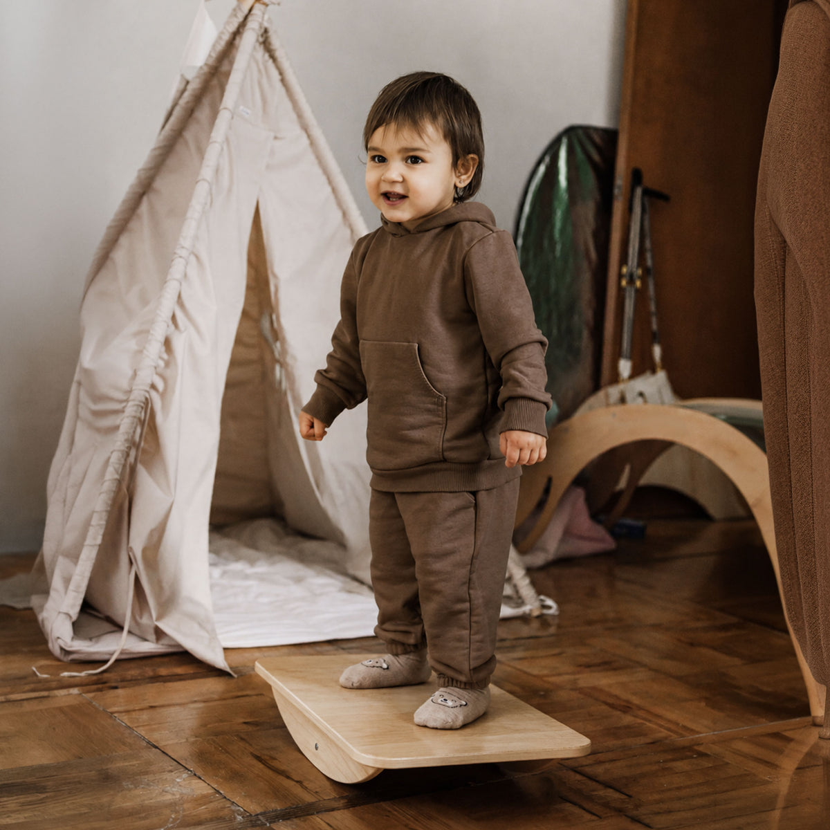 Balancebrett Kompakt aus Holz mit Kork für Kinder - Montessori-Wackelbrett - Ansicht 3