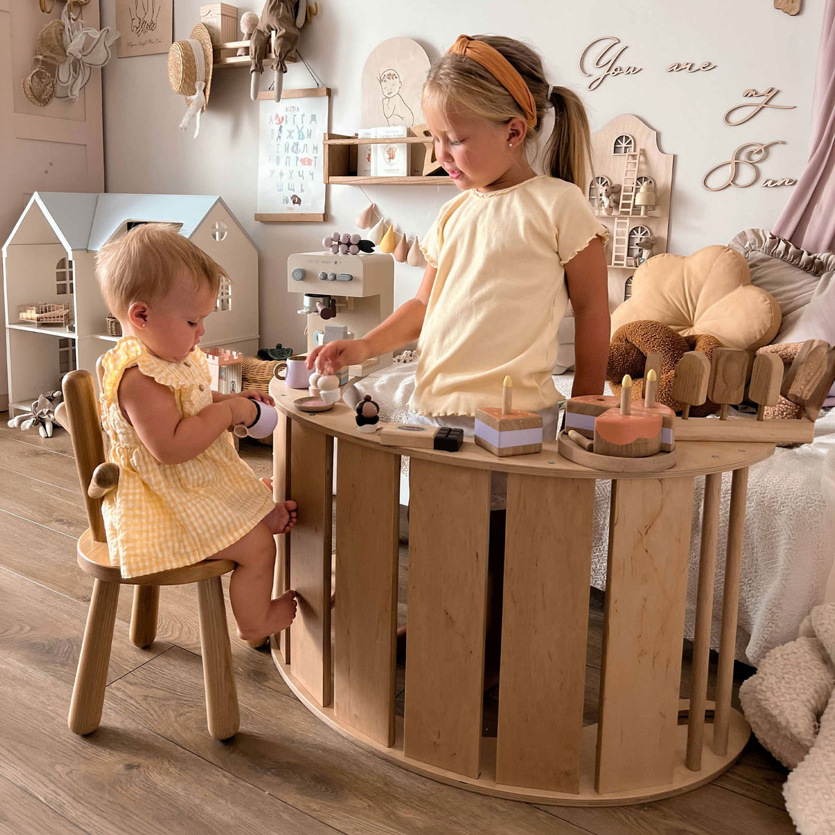 Kletterbogen Lächeln aus Holz für Kinder - Montessori-Kletterwippe - Ansicht 2