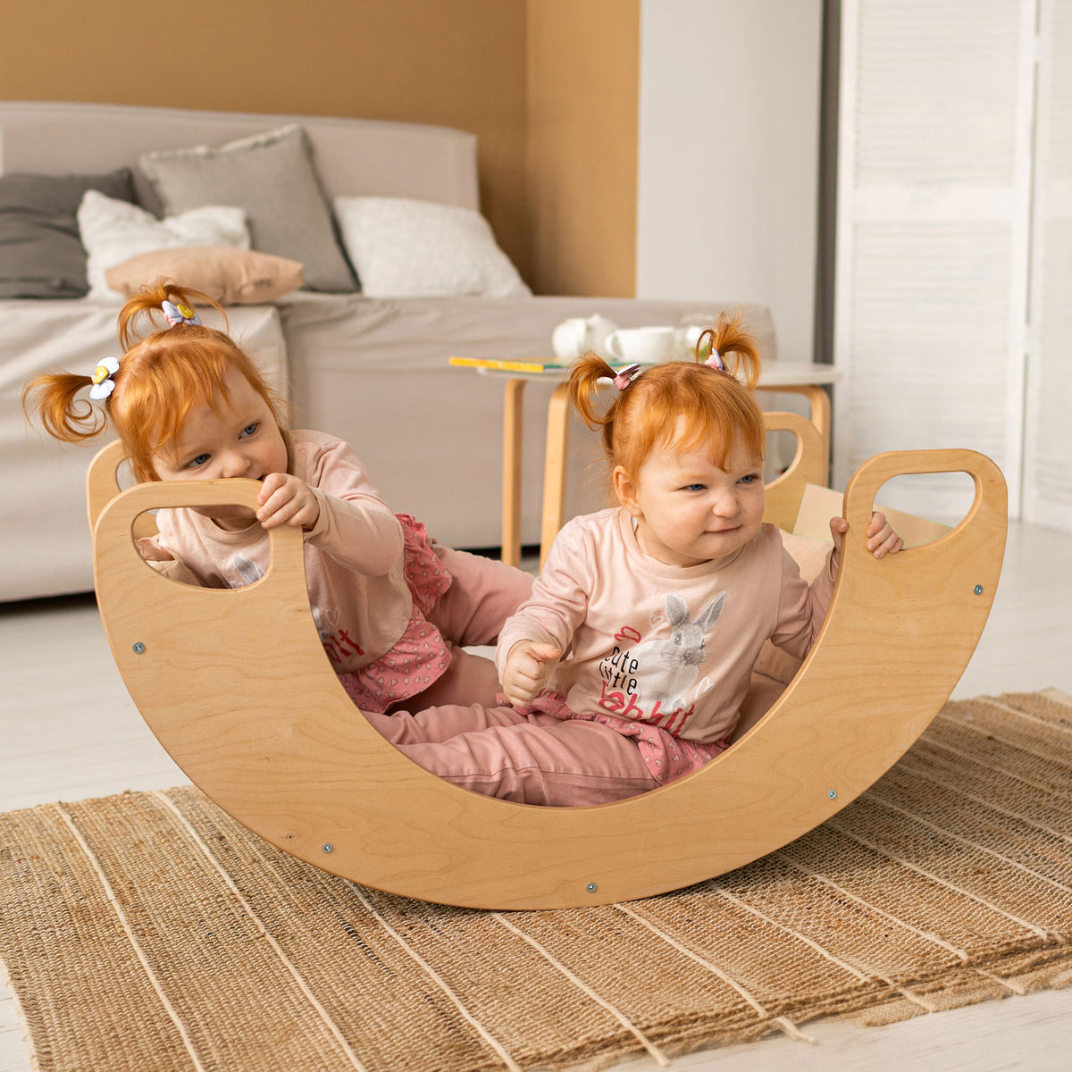 Kletterbogen-Set 2-in-1 Tragegriffe aus Holz mit Kissen für Kinder - Montessori-Kletterwippe mit großen Grifföffnungen - Ansicht 3