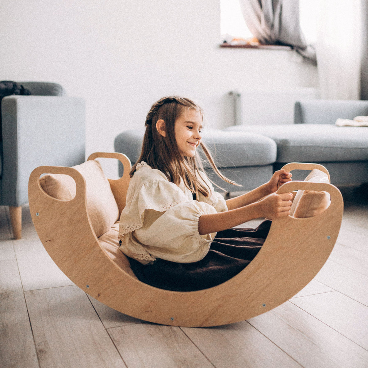 Kletterbogen-Set 2-in-1 Tragegriffe aus Holz mit Kissen für Kinder - Montessori-Kletterwippe mit großen Grifföffnungen - Ansicht 5