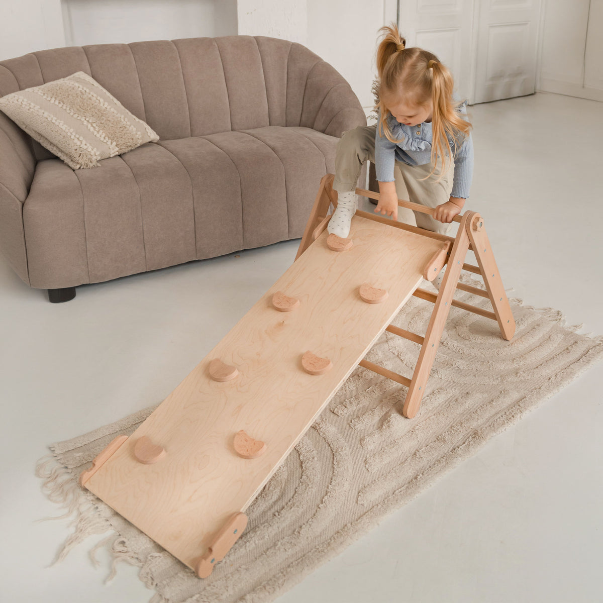 Kletterset 2-in-1 Kompakt aus Holz für Kinder - Montessori-Pikler-Dreieck mit Kletterrampe/Rutsche - Ansicht 3