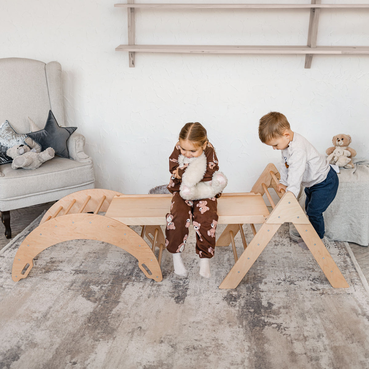 Kletterset 3-in-1 Trio aus Holz für Kinder - Montessori-Kletterbogen mit Pikler-Dreieck und Kletterrampe/Rutsche - Ansicht 2